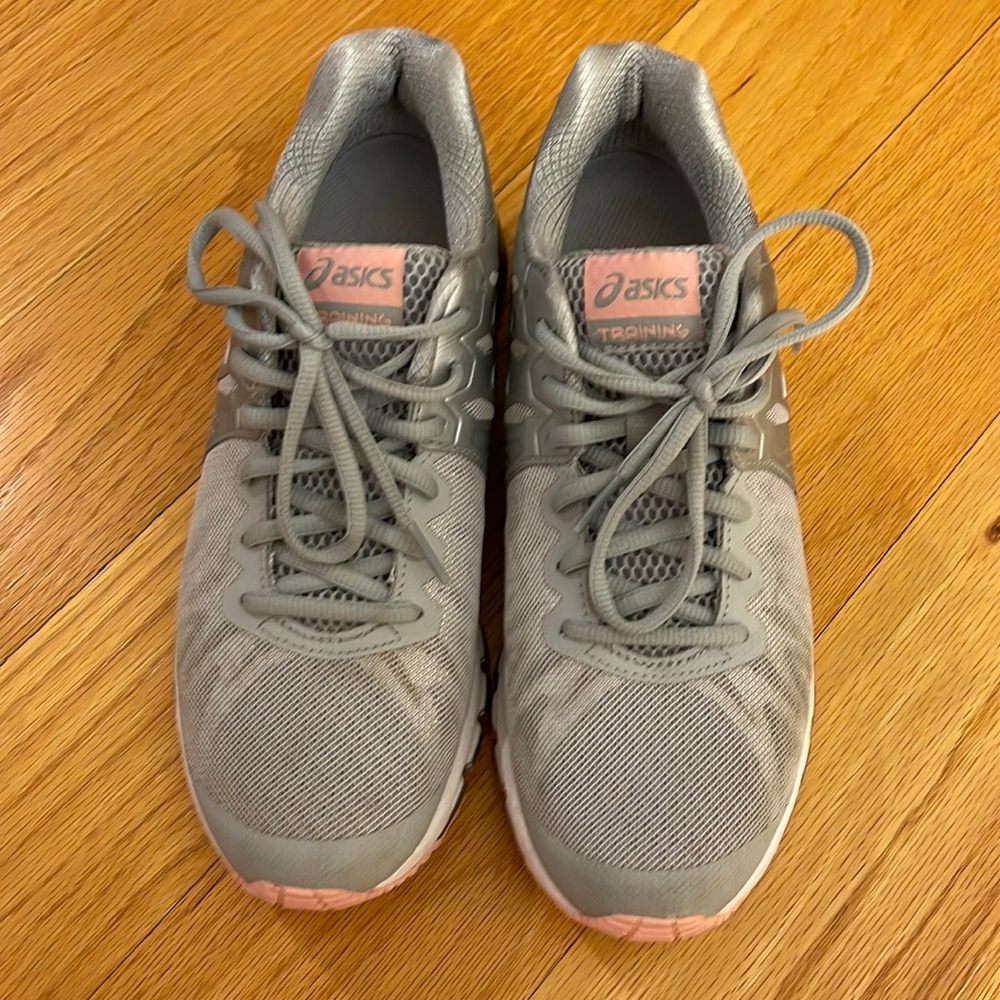 Asics gel Quantum training shoe.